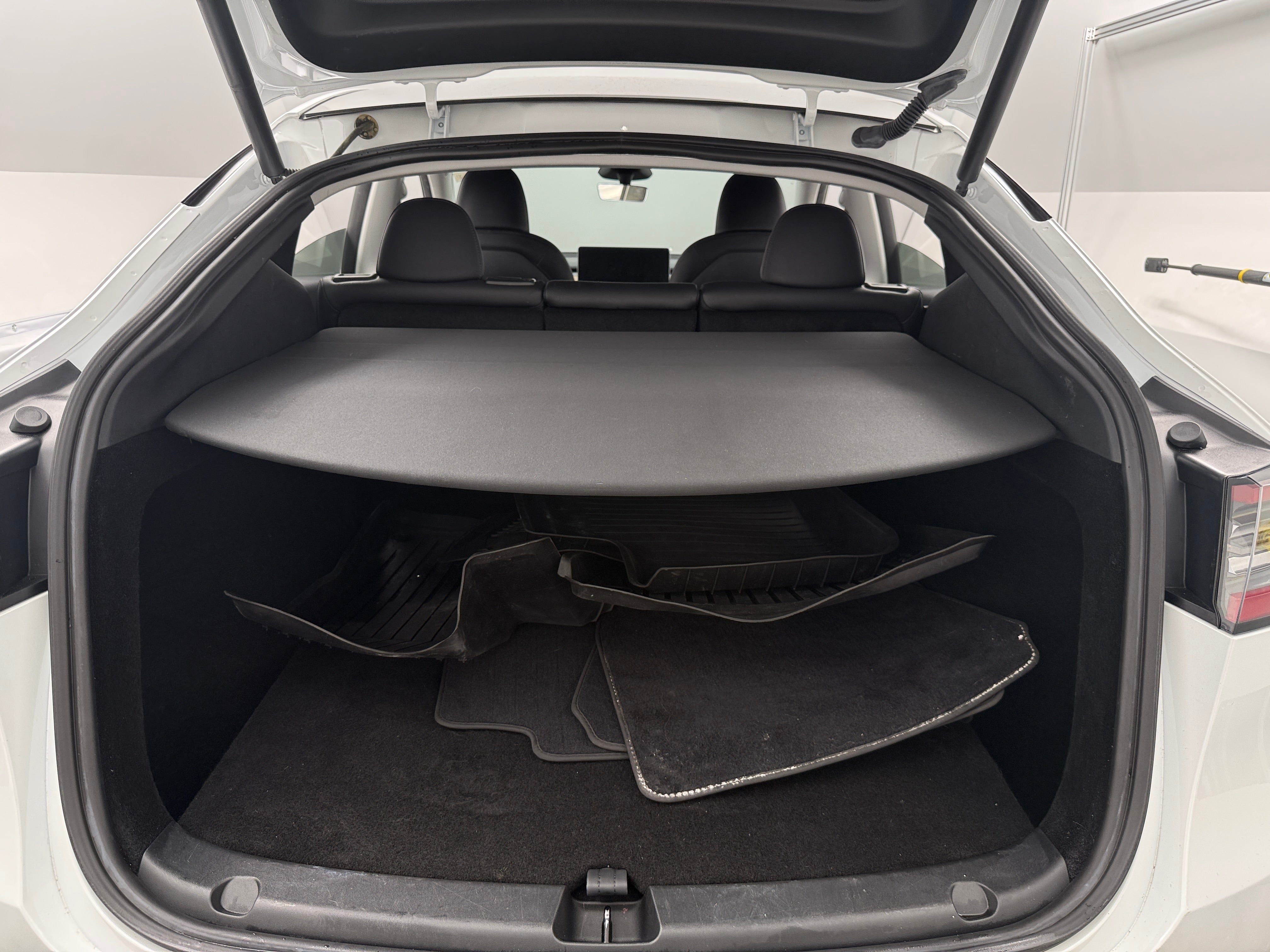 tesla model y 2024 7SAYGDEE7RA284896 image tesla model y 2024 7SAYGDEE7RA284896 image